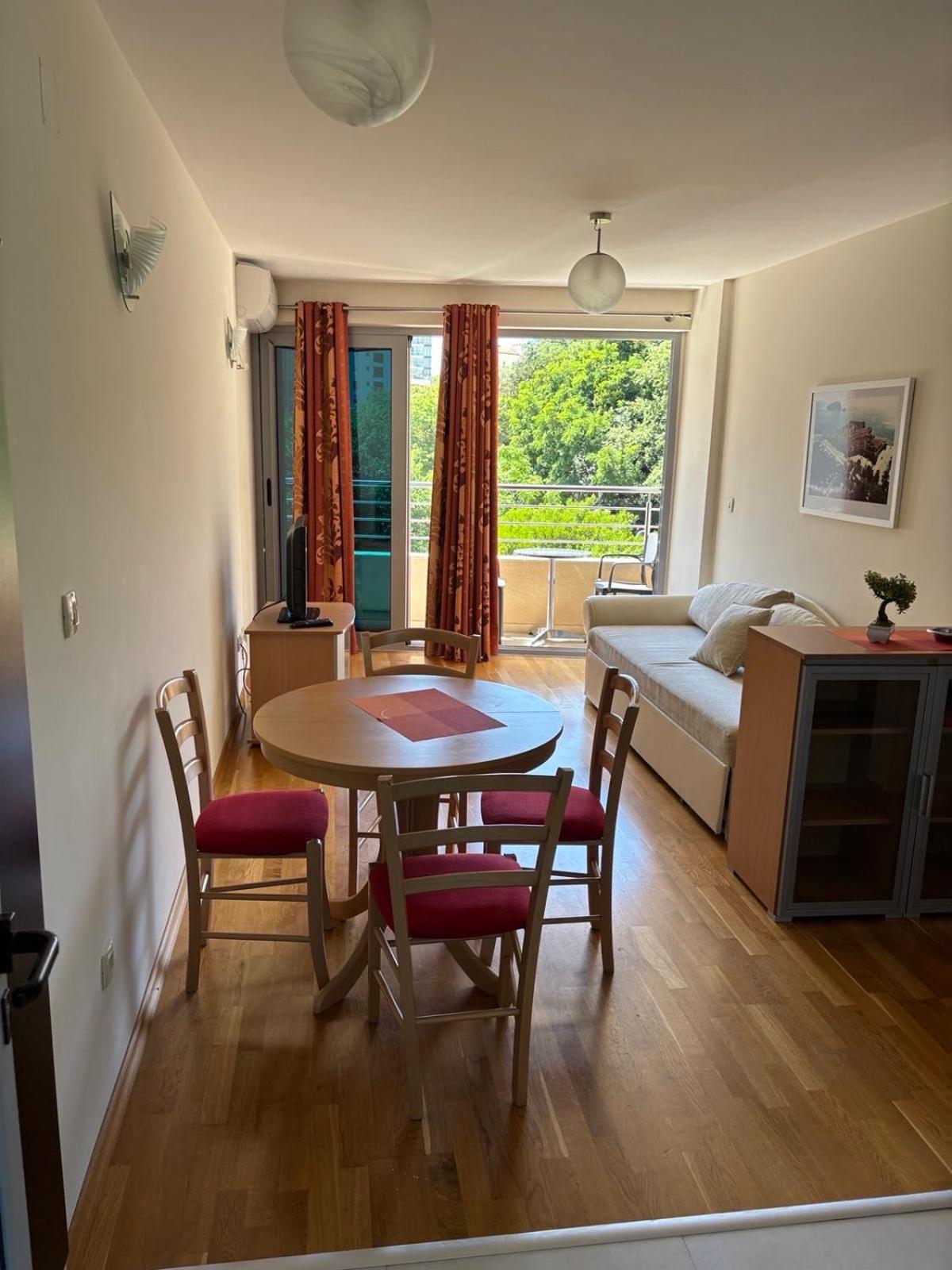 Rafailovic Ljubo Apartman *